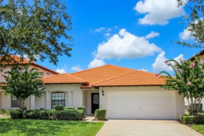 Caribbean Breeze- 4 bedroom lake view home with a private pool, close to Disney!